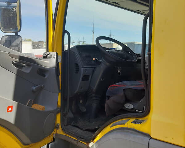 Жовтий Мерседес Атего, об'ємом двигуна 4.25 л та пробігом 594 тис. км за 16000 $, фото 5 на Automoto.ua