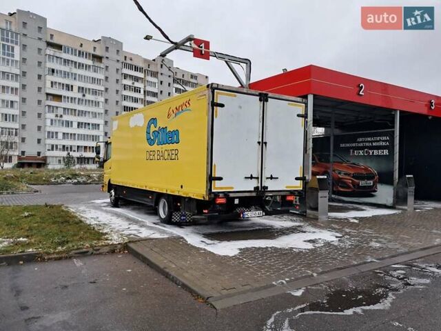 Желтый Мерседес Атего, объемом двигателя 4.3 л и пробегом 724 тыс. км за 14500 $, фото 3 на Automoto.ua
