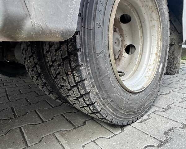 Желтый Мерседес Атего, объемом двигателя 4.25 л и пробегом 335 тыс. км за 30000 $, фото 12 на Automoto.ua