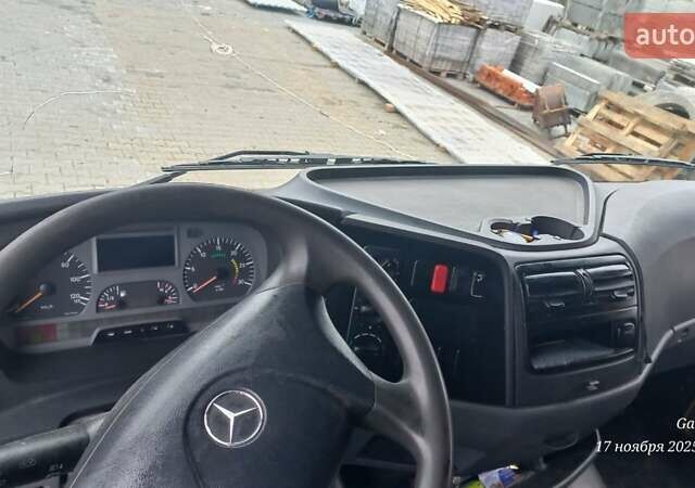 Желтый Мерседес Атего, объемом двигателя 4.25 л и пробегом 349 тыс. км за 23000 $, фото 8 на Automoto.ua