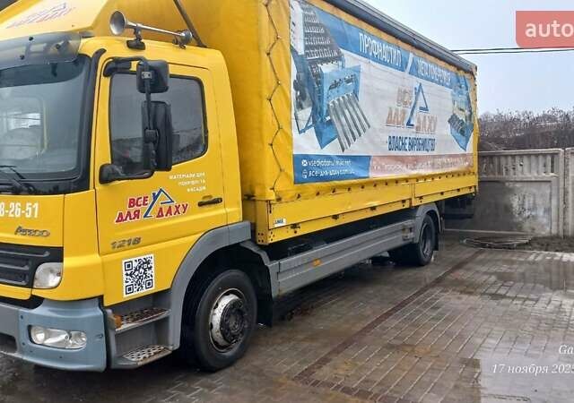 Желтый Мерседес Атего, объемом двигателя 4.25 л и пробегом 349 тыс. км за 23000 $, фото 4 на Automoto.ua