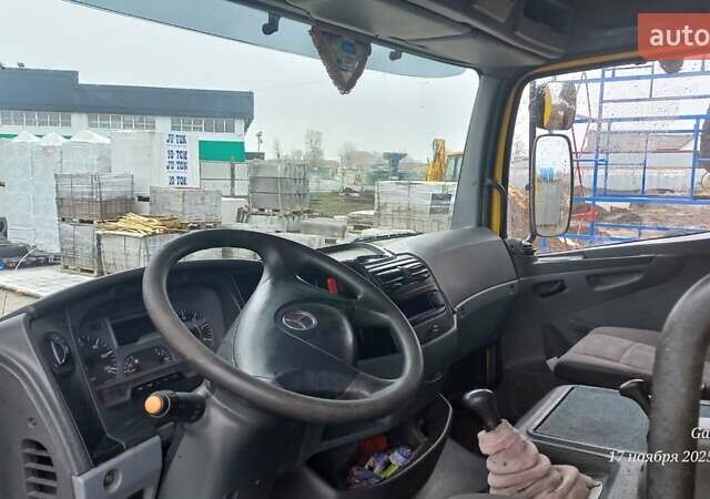 Желтый Мерседес Атего, объемом двигателя 4.25 л и пробегом 349 тыс. км за 23000 $, фото 7 на Automoto.ua