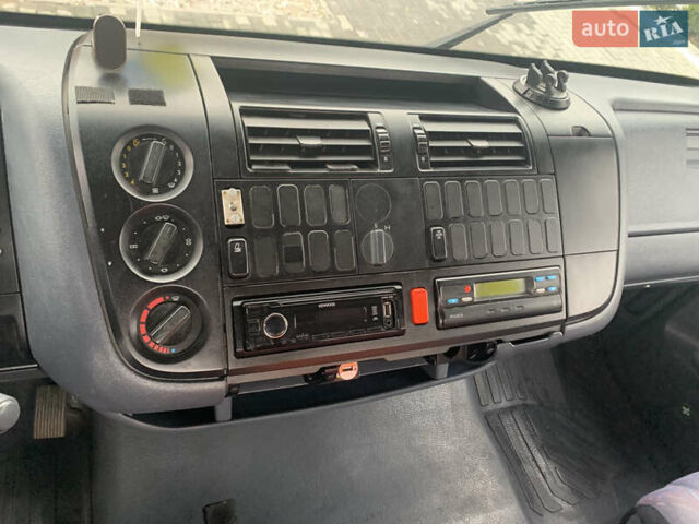 Серый Мерседес Атего, объемом двигателя 4.25 л и пробегом 730 тыс. км за 17500 $, фото 9 на Automoto.ua