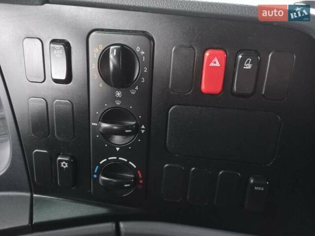 Серый Мерседес Атего, объемом двигателя 4.3 л и пробегом 452 тыс. км за 28900 $, фото 18 на Automoto.ua