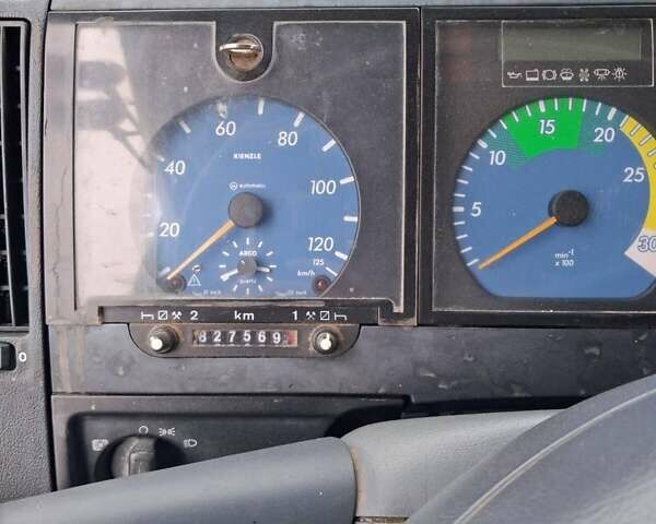 Зеленый Мерседес Атего, объемом двигателя 4.3 л и пробегом 800 тыс. км за 16000 $, фото 4 на Automoto.ua