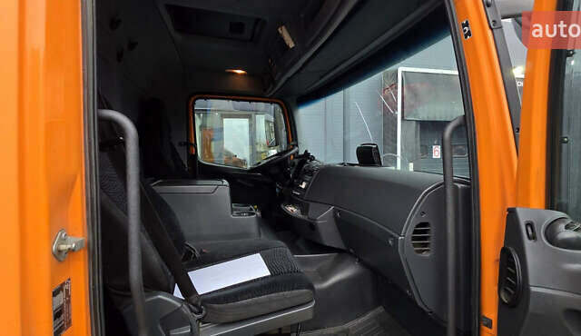 Оранжевый Мерседес Атего, объемом двигателя 7.7 л и пробегом 990 тыс. км за 29000 $, фото 6 на Automoto.ua