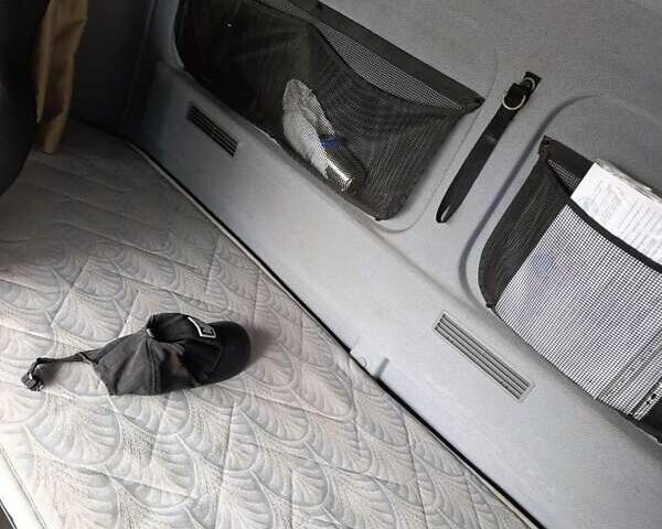 Білий Мерседес Аксор, об'ємом двигуна 6.37 л та пробігом 627 тис. км за 35000 $, фото 6 на Automoto.ua