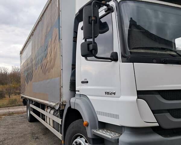 Білий Мерседес Аксор, об'ємом двигуна 6.37 л та пробігом 340 тис. км за 35000 $, фото 3 на Automoto.ua