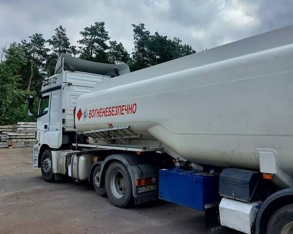 Белый Мерседес Аксор, объемом двигателя 12 л и пробегом 750 тыс. км за 50000 $, фото 15 на Automoto.ua
