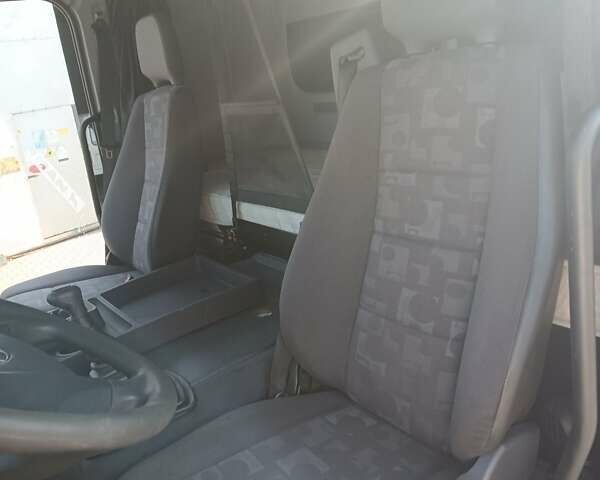 Білий Мерседес Аксор, об'ємом двигуна 6.4 л та пробігом 960 тис. км за 23348 $, фото 11 на Automoto.ua