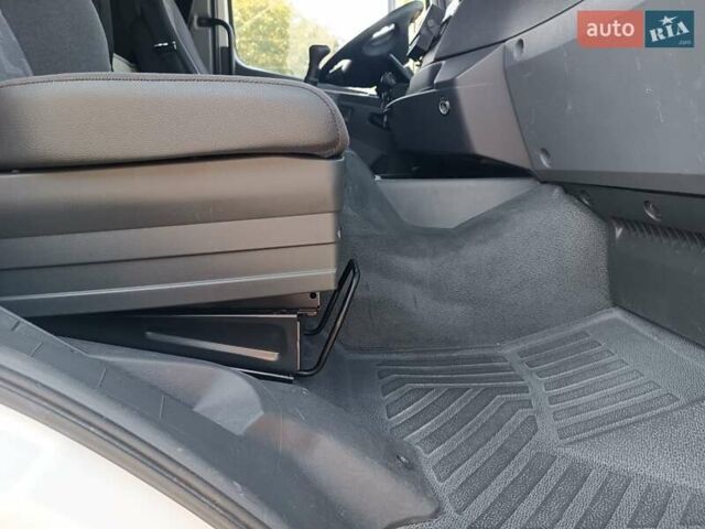 Білий Мерседес Аксор, об'ємом двигуна 6.4 л та пробігом 960 тис. км за 23348 $, фото 13 на Automoto.ua