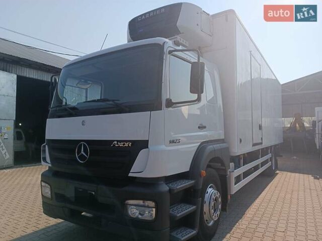 Білий Мерседес Аксор, об'ємом двигуна 6.4 л та пробігом 960 тис. км за 23348 $, фото 1 на Automoto.ua