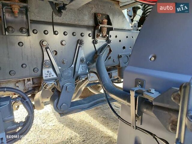 Белый Мерседес Аксор, объемом двигателя 6.4 л и пробегом 390 тыс. км за 45900 $, фото 19 на Automoto.ua