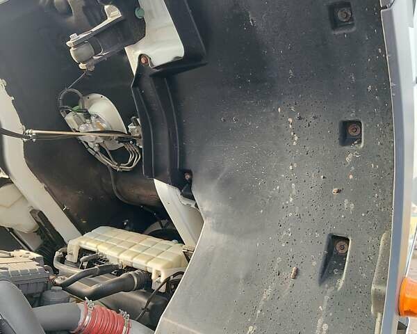 Белый Мерседес Аксор, объемом двигателя 6.4 л и пробегом 390 тыс. км за 45900 $, фото 34 на Automoto.ua