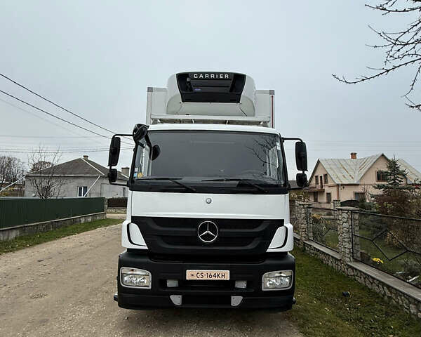 Белый Мерседес Аксор, объемом двигателя 6.4 л и пробегом 269 тыс. км за 42500 $, фото 6 на Automoto.ua