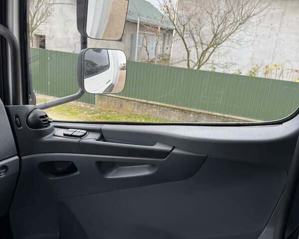 Белый Мерседес Аксор, объемом двигателя 6.4 л и пробегом 269 тыс. км за 42500 $, фото 15 на Automoto.ua