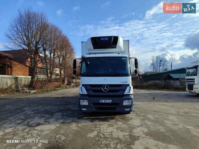 Белый Мерседес Аксор, объемом двигателя 6.4 л и пробегом 390 тыс. км за 45900 $, фото 1 на Automoto.ua