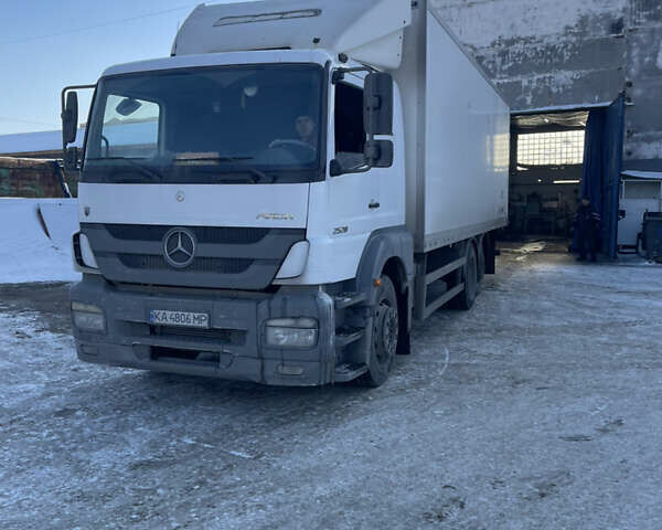 Білий Мерседес Аксор, об'ємом двигуна 6.4 л та пробігом 1 тис. км за 33000 $, фото 2 на Automoto.ua