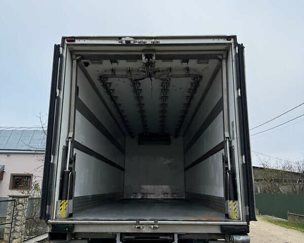 Белый Мерседес Аксор, объемом двигателя 6.4 л и пробегом 269 тыс. км за 42500 $, фото 1 на Automoto.ua