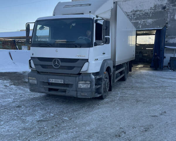 Білий Мерседес Аксор, об'ємом двигуна 6.4 л та пробігом 1 тис. км за 33000 $, фото 1 на Automoto.ua