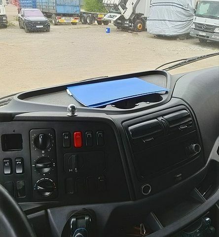 Білий Мерседес Аксор, об'ємом двигуна 0 л та пробігом 850 тис. км за 49900 $, фото 4 на Automoto.ua
