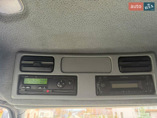 Белый Мерседес Аксор, объемом двигателя 6.4 л и пробегом 269 тыс. км за 42500 $, фото 9 на Automoto.ua