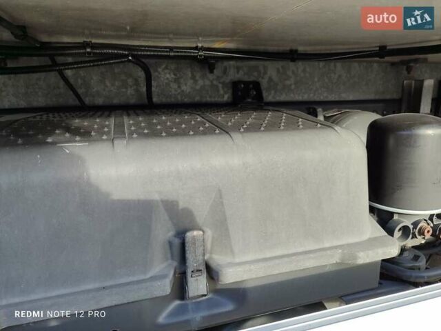 Белый Мерседес Аксор, объемом двигателя 6.4 л и пробегом 390 тыс. км за 45900 $, фото 25 на Automoto.ua