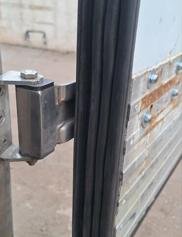 Белый Мерседес Аксор, объемом двигателя 6.9 л и пробегом 540 тыс. км за 42000 $, фото 7 на Automoto.ua