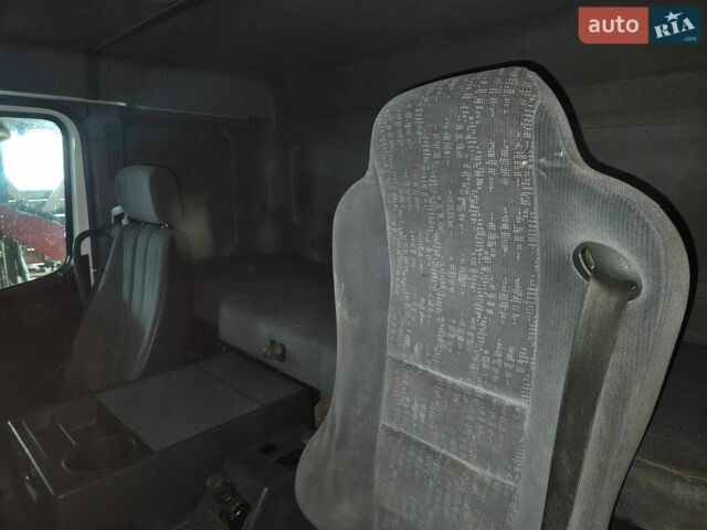 Белый Мерседес Аксор, объемом двигателя 11.97 л и пробегом 834 тыс. км за 16714 $, фото 3 на Automoto.ua