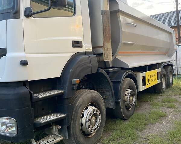 Белый Мерседес Аксор, объемом двигателя 12.9 л и пробегом 227 тыс. км за 55000 $, фото 8 на Automoto.ua