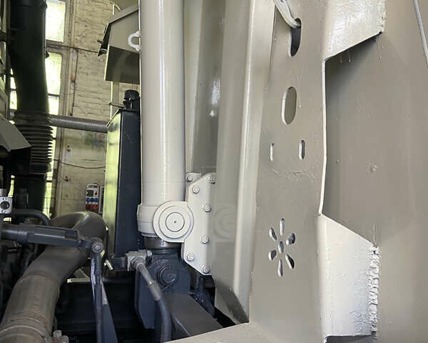 Белый Мерседес Аксор, объемом двигателя 11.97 л и пробегом 160 тыс. км за 39000 $, фото 14 на Automoto.ua