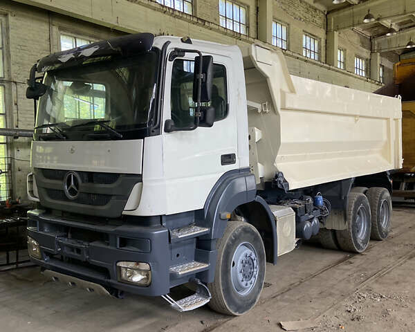 Белый Мерседес Аксор, объемом двигателя 11.97 л и пробегом 160 тыс. км за 39000 $, фото 8 на Automoto.ua