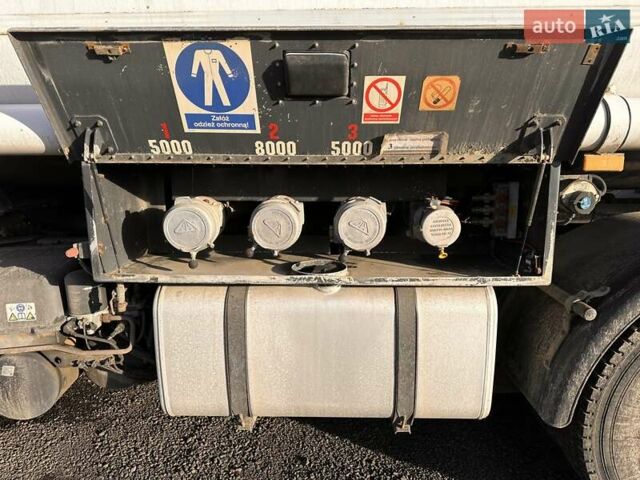 Белый Мерседес Аксор, объемом двигателя 12 л и пробегом 363 тыс. км за 35750 $, фото 9 на Automoto.ua