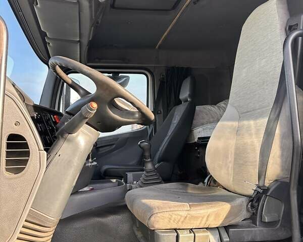 Белый Мерседес Аксор, объемом двигателя 12 л и пробегом 363 тыс. км за 35750 $, фото 11 на Automoto.ua