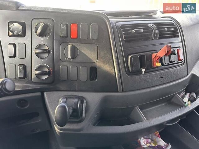 Белый Мерседес Аксор, объемом двигателя 12 л и пробегом 363 тыс. км за 35750 $, фото 15 на Automoto.ua