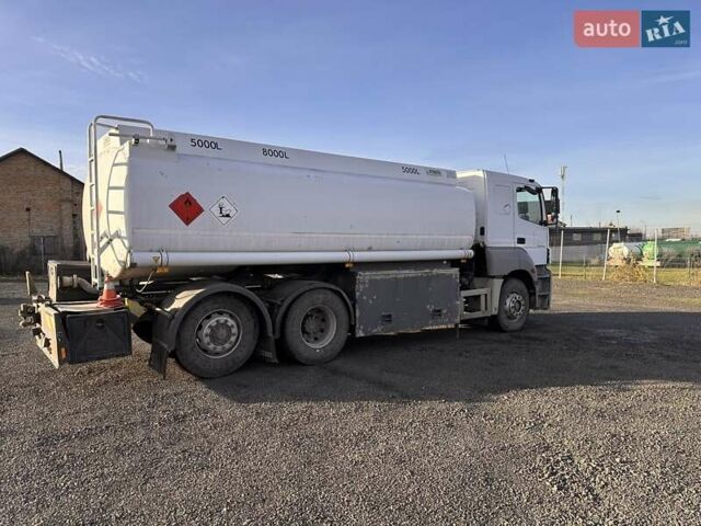 Белый Мерседес Аксор, объемом двигателя 12 л и пробегом 363 тыс. км за 35750 $, фото 3 на Automoto.ua