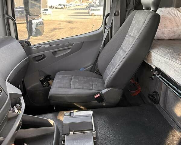 Белый Мерседес Аксор, объемом двигателя 12 л и пробегом 363 тыс. км за 35750 $, фото 12 на Automoto.ua