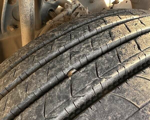 Белый Мерседес Аксор, объемом двигателя 12 л и пробегом 363 тыс. км за 35750 $, фото 6 на Automoto.ua