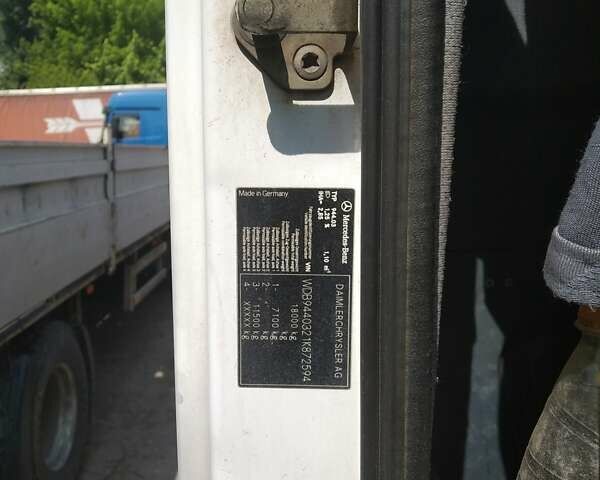 Белый Мерседес Аксор, объемом двигателя 12 л и пробегом 350 тыс. км за 9500 $, фото 3 на Automoto.ua