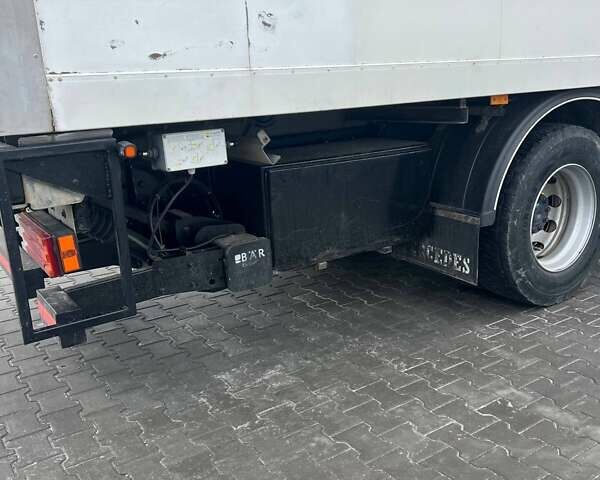 Красный Мерседес Аксор, объемом двигателя 6 л и пробегом 671 тыс. км за 25000 $, фото 5 на Automoto.ua