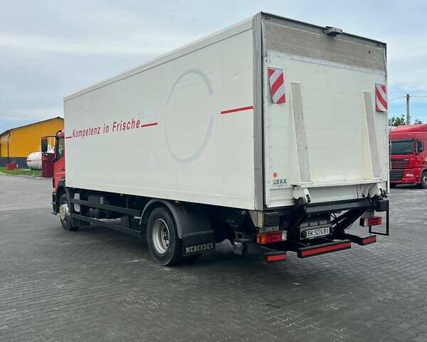 Красный Мерседес Аксор, объемом двигателя 6 л и пробегом 671 тыс. км за 25000 $, фото 7 на Automoto.ua