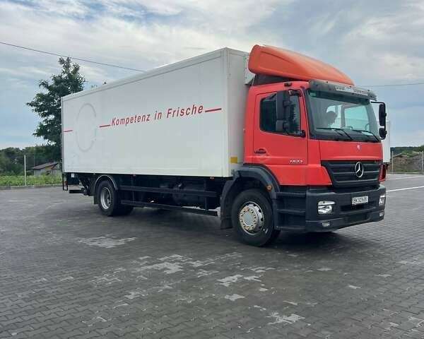 Красный Мерседес Аксор, объемом двигателя 6 л и пробегом 671 тыс. км за 25000 $, фото 3 на Automoto.ua