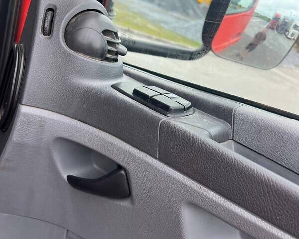 Красный Мерседес Аксор, объемом двигателя 6 л и пробегом 671 тыс. км за 25000 $, фото 11 на Automoto.ua