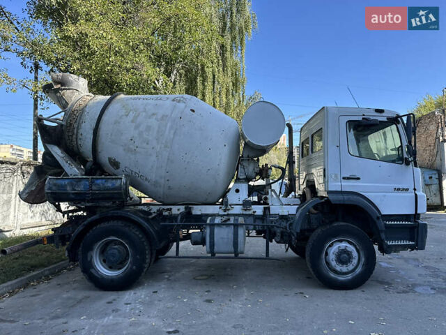 Мерседес Аксор, объемом двигателя 0 л и пробегом 99 тыс. км за 29800 $, фото 4 на Automoto.ua