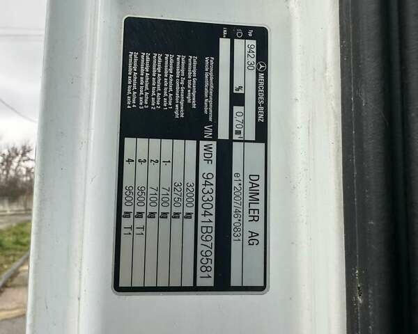 Мерседес Аксор, объемом двигателя 0 л и пробегом 220 тыс. км за 82000 $, фото 4 на Automoto.ua