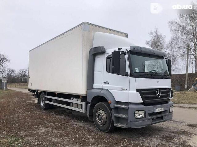 Мерседес Аксор, об'ємом двигуна 6.4 л та пробігом 993 тис. км за 24000 $, фото 3 на Automoto.ua