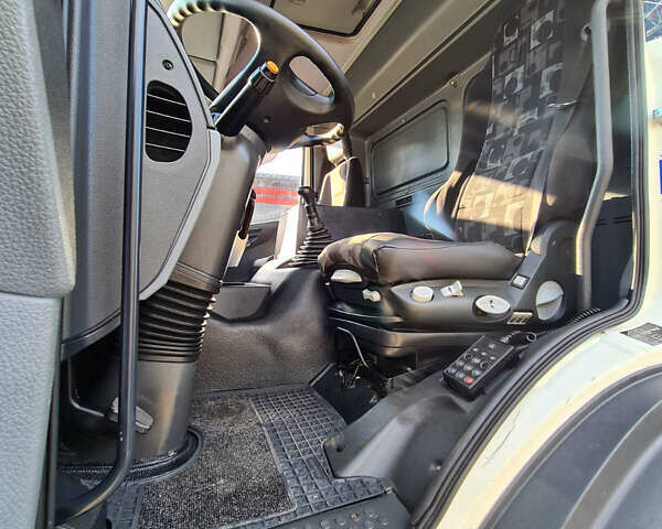 Мерседес Аксор, объемом двигателя 0 л и пробегом 560 тыс. км за 68760 $, фото 6 на Automoto.ua