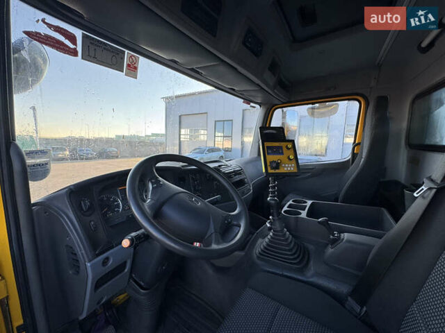 Желтый Мерседес Аксор, объемом двигателя 7.2 л и пробегом 65 тыс. км за 38000 $, фото 18 на Automoto.ua