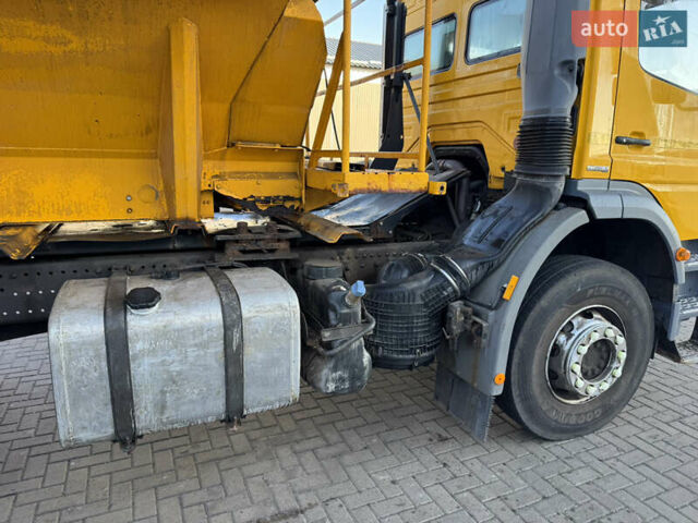 Желтый Мерседес Аксор, объемом двигателя 7.2 л и пробегом 65 тыс. км за 38000 $, фото 15 на Automoto.ua