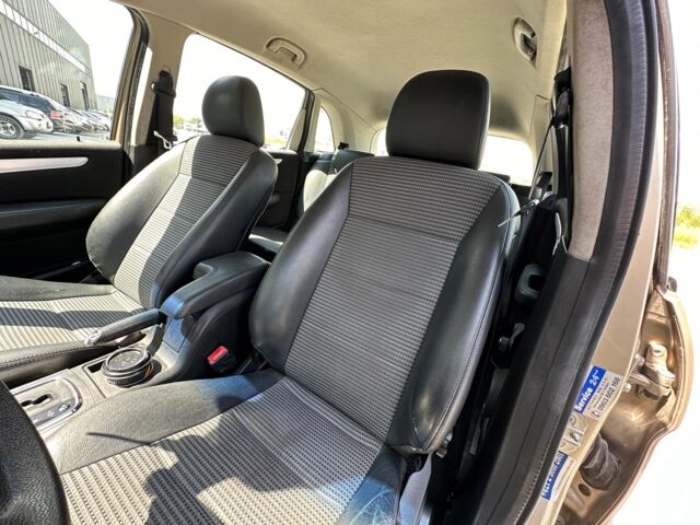 Желтый Мерседес Б 180, объемом двигателя 2 л и пробегом 262 тыс. км за 5990 $, фото 17 на Automoto.ua